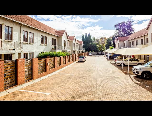 1 BEDROOM APARTMENT FOR SALE IN SAXONWOLD